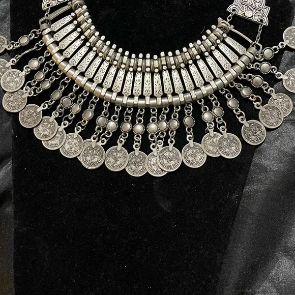 Elegant Silver Statement Necklace - Picture 2 of 7
